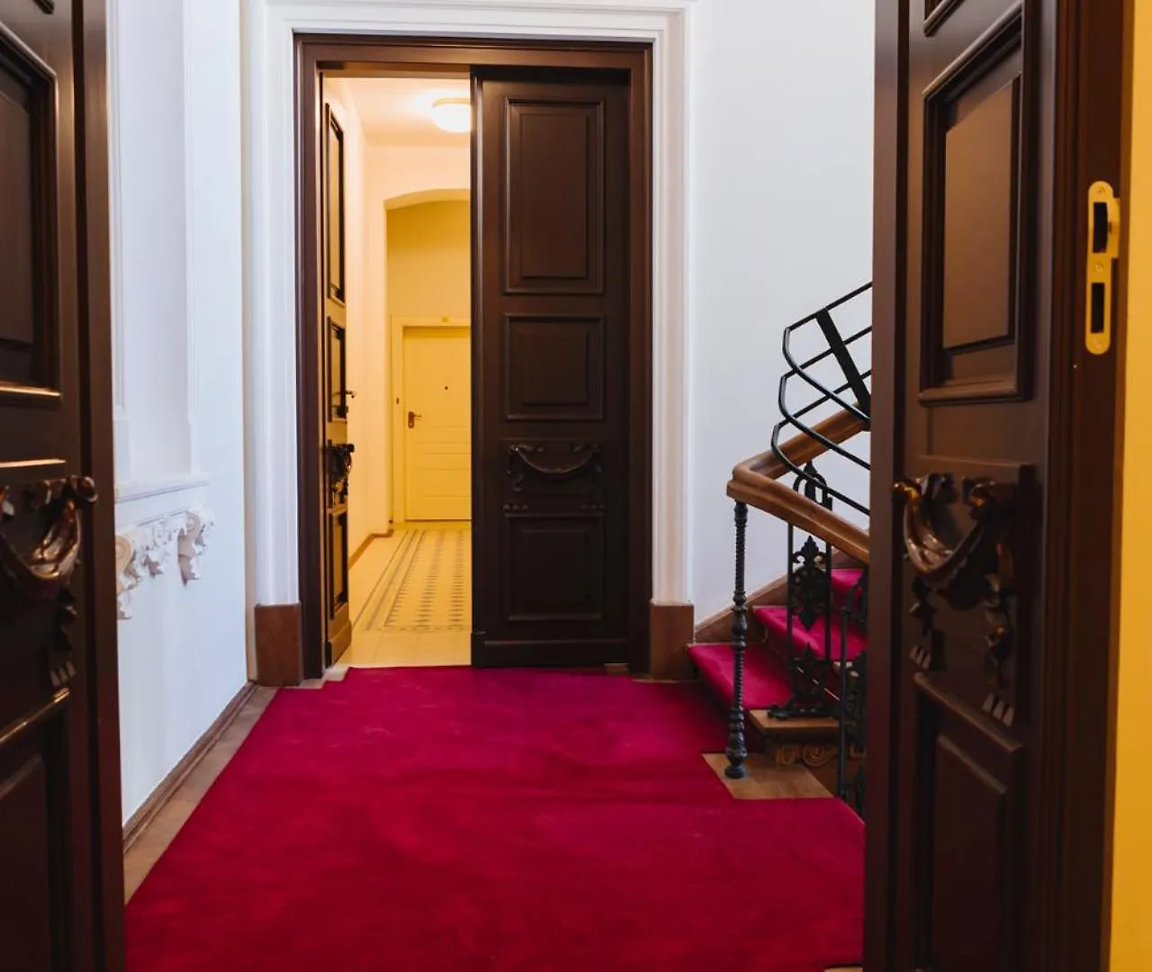 French Touch: Romantyczny Apartament W Kamienicy Warsaw 0*,